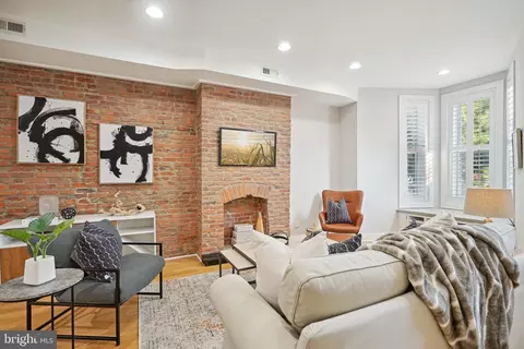 608 G St NE, Washington, DC 20002 photo 4