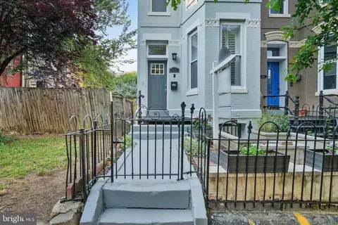 608 G St NE, Washington, DC 20002 photo 2