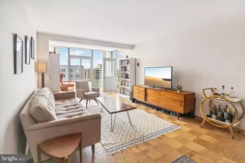 730 24th St NW #803, Washington, DC 20037