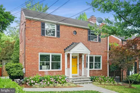 3932 NW Garrison St NW, Washington, DC 20016