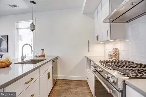 2337 Champlain St NW #106, Washington, DC 20009 photo 11