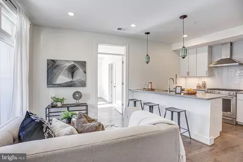 2337 Champlain St NW #106, Washington, DC 20009 photo 5