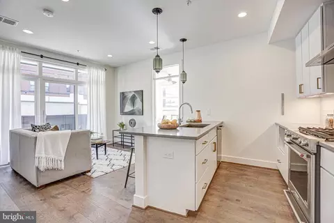 2337 Champlain St NW #106, Washington, DC 20009 photo 4