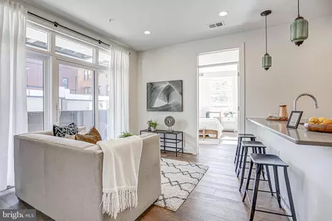 2337 Champlain St NW #106, Washington, DC 20009 photo 2