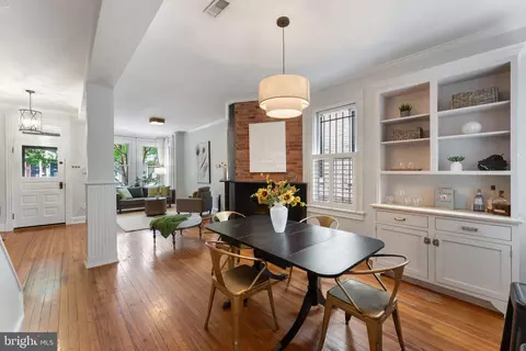 516 11th St SE, Washington, DC 20003