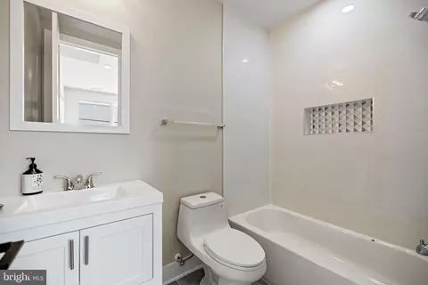 824 18th St NE #8, Washington, DC 20002 photo 11