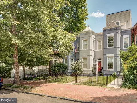 Exterior - 631 12th St NE, Washington, DC 20002 photo 3 of 10