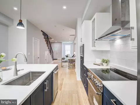 Entry Way - 631 12th St NE, Washington, DC 20002 photo 5 of 11