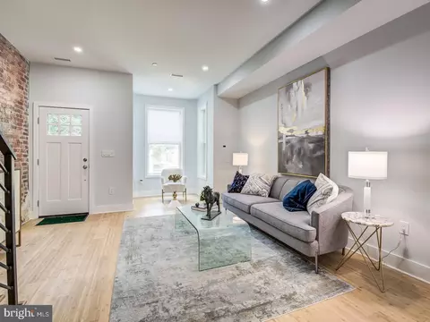 Living - 631 12th St NE, Washington, DC 20002 photo 3 of 5