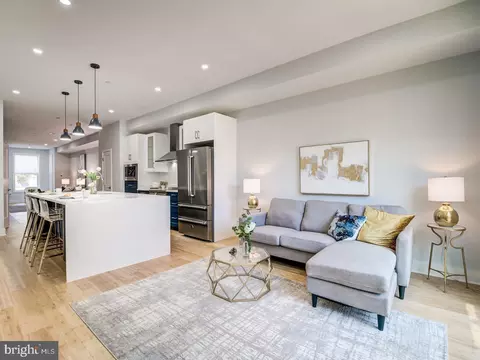 Living - 631 12th St NE, Washington, DC 20002 photo 5 of 5