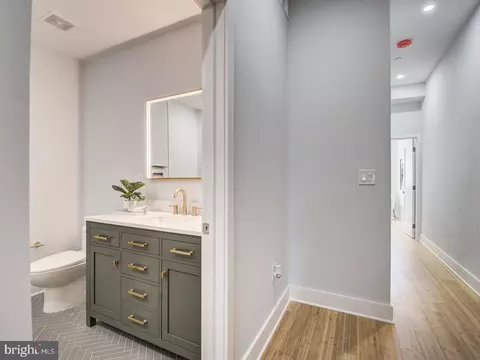 Entry Way - 631 12th St NE, Washington, DC 20002 photo 8 of 11