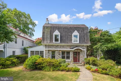 4518 Davenport St NW, Washington, DC 20016
