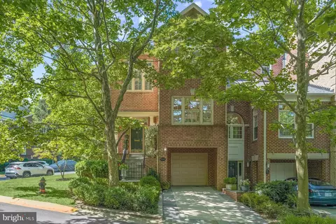 4044 Mansion Dr NW, Washington, DC 20007