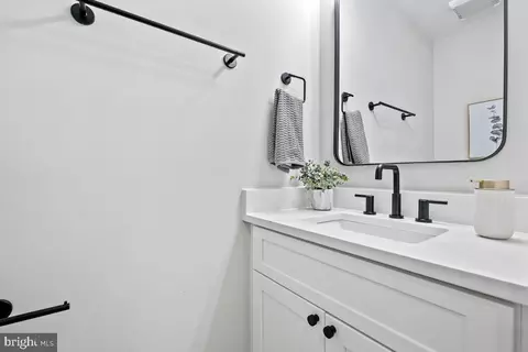 1622 D St NE, Washington, DC 20002 photo 14