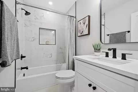 1622 D St NE, Washington, DC 20002 photo 22