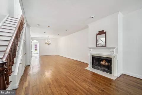 Living - 334 11th St SE, Washington, DC 20003 photo 4 of 4