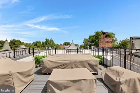 Exterior - 1116 P St NW #C, Washington, DC 20005 photo 2 of 4