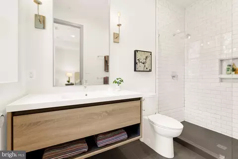 Bath - 1116 P St NW #C, Washington, DC 20005 photo 2 of 4