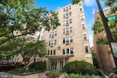 1725 New Hampshire Ave NW #403, Washington, DC 20009