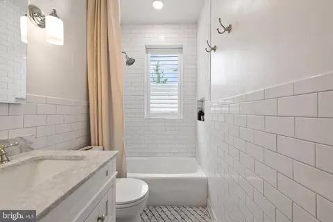 Bath - 647 14th Pl NE, Washington, DC 20002 photo 2 of 2