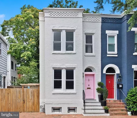 647 14th Pl NE, Washington, DC 20002