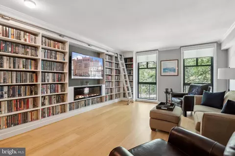 616 E Street St NW #213, Washington, DC 20004