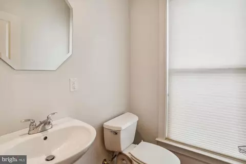 314 I St SE, Washington, DC 20003 photo 27