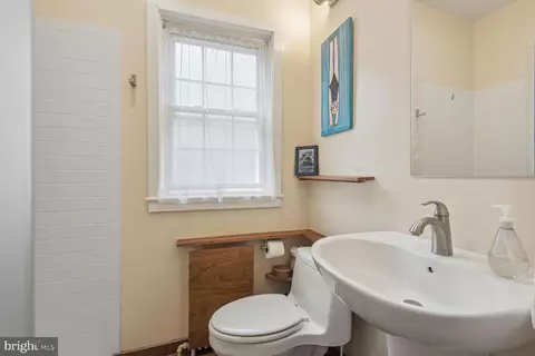 2520 41st St NW #3, Washington, DC 20007 photo 15