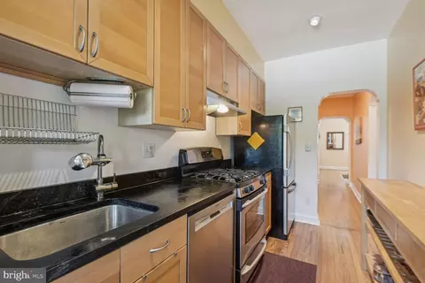 2520 41st St NW #3, Washington, DC 20007 photo 8
