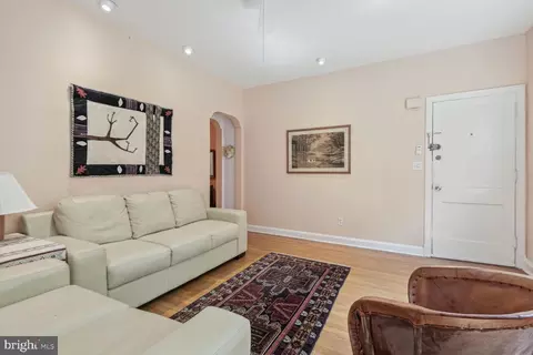 2520 41st St NW #3, Washington, DC 20007 photo 2