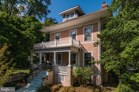 2739 Macomb St NW, Washington, DC 20008