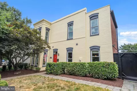 533 12th St NE, Washington, DC 20002