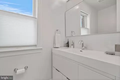 928 Constitution Ave NE, Washington, DC 20002 photo 32