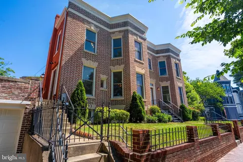 928 Constitution Ave NE, Washington, DC 20002 photo 2