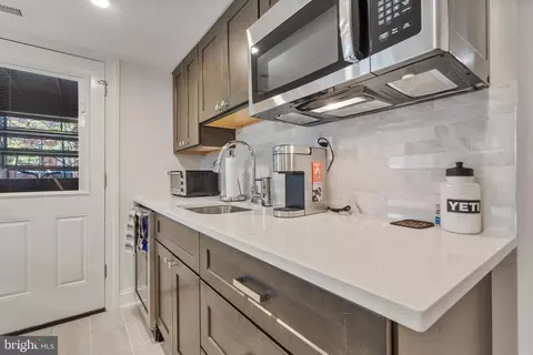 928 Constitution Ave NE, Washington, DC 20002 photo 22