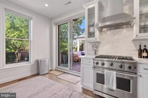 928 Constitution Ave NE, Washington, DC 20002 photo 12