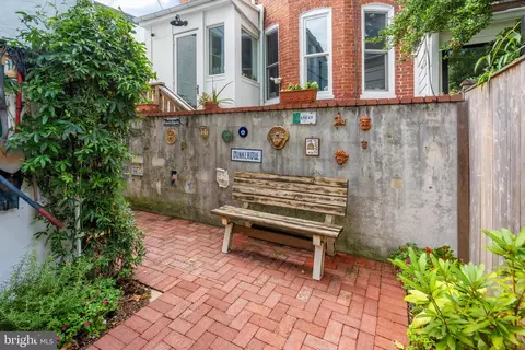 702 9th St SE, Washington, DC 20003 photo 17
