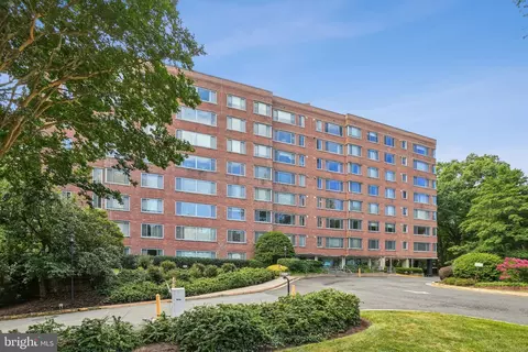 4200 Cathedral Ave NW #604, Washington, DC 20016
