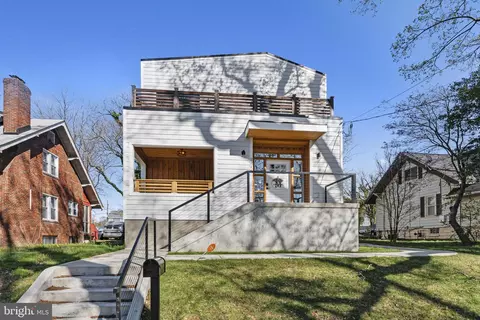 2216 30th St SE, Washington, DC 20020