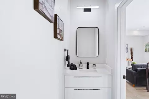 2209 M St NE #11, Washington, DC 20002 photo 5