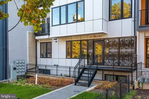 2209 M St NE #11, Washington, DC 20002 photo 25