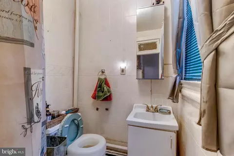 Bath - 306 V St NE, Washington, DC 20002 photo 1 of 1