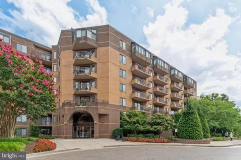 2111 Wisconsin Ave NW #119, Washington, DC 20007