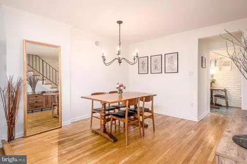 Dining - 920 I St SE, Washington, DC 20003 photo 1 of 4
