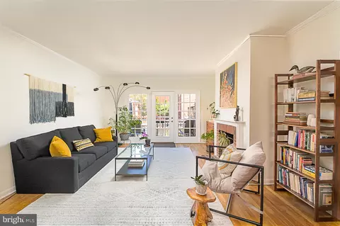 Other - 920 I St SE, Washington, DC 20003 photo 3 of 8