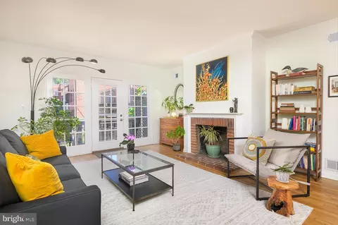 Other - 920 I St SE, Washington, DC 20003 photo 1 of 8