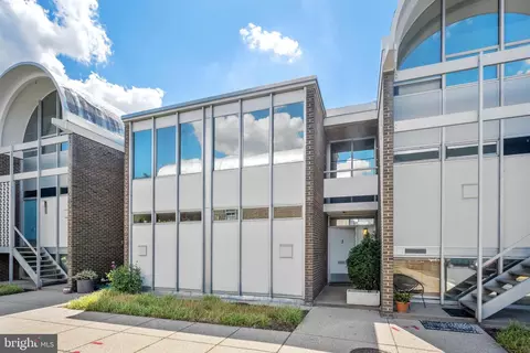 392 N Street St SW #T392, Washington, DC 20024