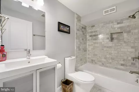 219 14th St SE, Washington, DC 20003 photo 30