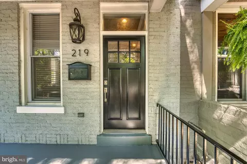 219 14th St SE, Washington, DC 20003 photo 4