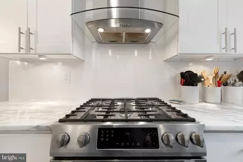 219 14th St SE, Washington, DC 20003 photo 13